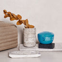 Per Capelli ricci e ondulati.

Enhancing Mask è un trattamento intensivo che idrata e rinforza tutti i tipi di capelli ricci e mossi, rendendoli morbidi e liberandoli dall'effetto crespo. Idrata e rinforza.

Formula Vegan