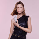 Texturizing Balm - Per tutti i tipi di capelli. Dona un finish naturale aggiungendo un leggero volume. Idrata e controlla i capelli. Per look naturali.

Protezione termica fino a 230°C.