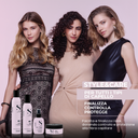 Semi di Lino / Original Hairspray 300ml - Lacca spray illuminante a tenuta forte. Per tutti i tipi di capelli. Asseconda il movimento dei capelli e apporta lucentezza, senza appesantire.
Tenuta forte, utile per fissare naturalmente i raccolti più strutturati.
