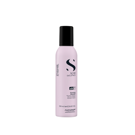 Firming Mousse definisce perfettamente la forma, senza seccare il capello. Facilita e finalizza i look, donando controllo e protezione alla fibra capillare.