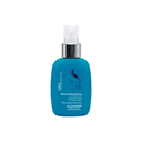 Capelli ricci e ondulati.

Reactivating Spray ravviva e protegge da umidità e calore tutti i tipi di capelli ricci e mossi.

Formula Vegan